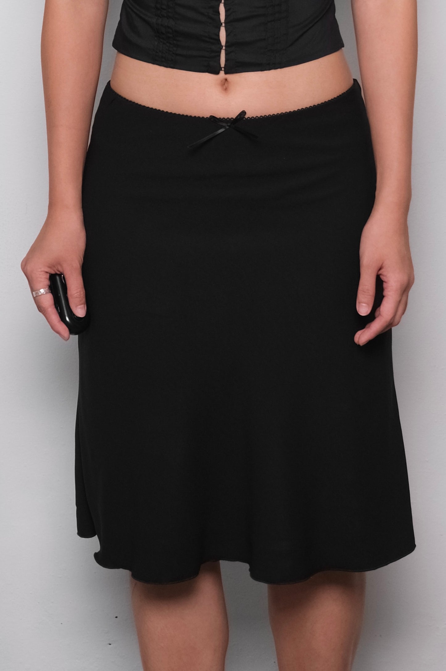 Isla Midi Skirt in Black